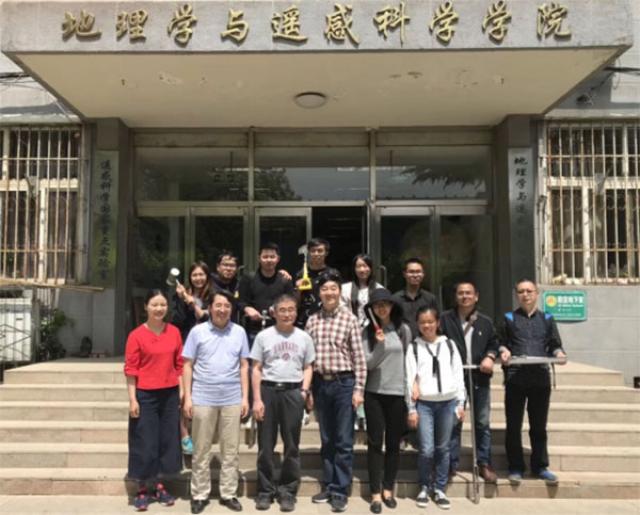 20180519152673167994006530.jpg 20180519-3-清华大学建筑学生来学部参加土壤学实习292.jpg